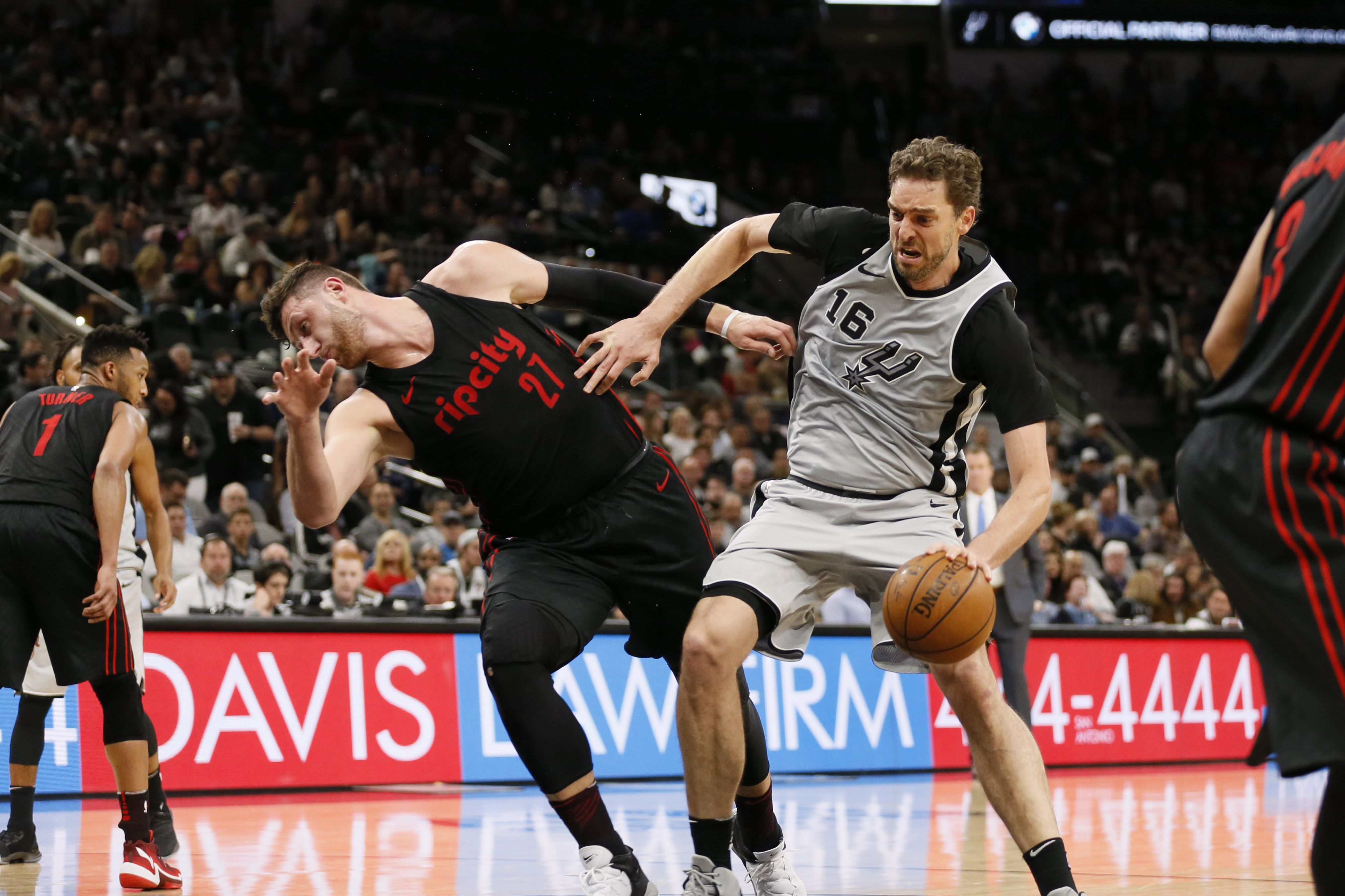 Pau Gasol tiene contrato por dos años más con Spurs y espera cumplirlos