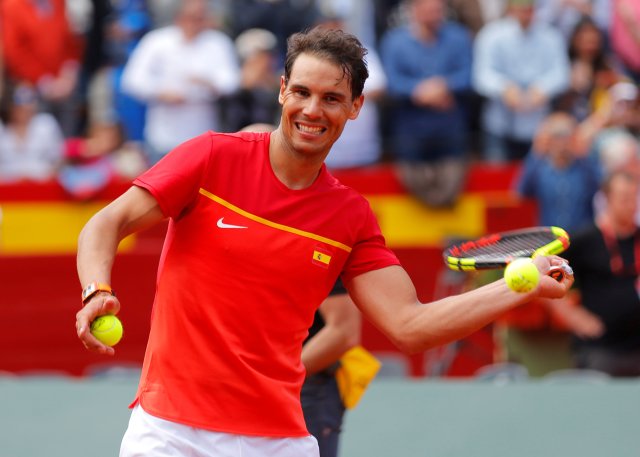 Tennis - Davis Cup - Quarter Final - Spain vs Germany - Plaza de Toros de Valencia, Valencia, Spain - April 8, 2018 Spain's Rafael Nadal celebrates winning his match against Germany's Alexander Zverev REUTERS/Heino Kalis