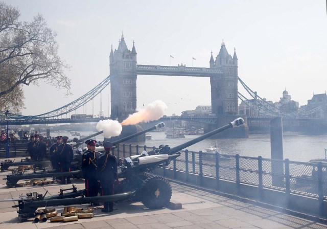 Members of the Honourable Artillery Company fire a 62-gun salute across the River Thames to mark the 92nd birthday of Britain's Queen Elizabeth, at the Tower of London, Britain April 21, 2018. REUTERS/Henry Nicholls