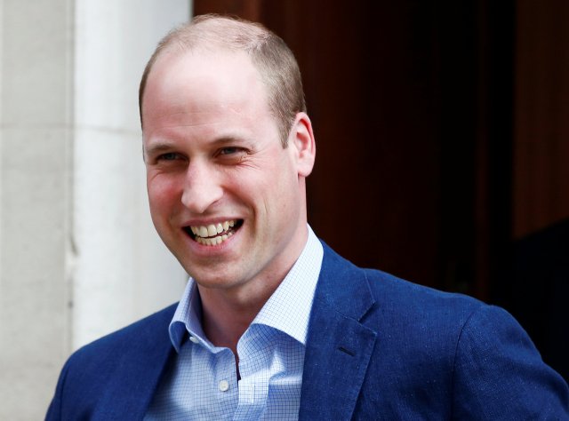 El Príncipe William de Gran Bretaña deja el Lindo Wing del Hospital St. Mary después de que su esposa Catherine, la duquesa de Cambridge, dio a luz a un hijo, en Londres, el 23 de abril de 2018. REUTERS / Hannah McKay