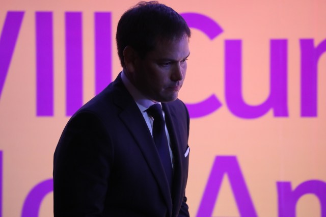 El senador estadounidense Marco Rubio ofrece una rueda de prensa hoy, sábado 14 de abril de 2018, durante la VIII Cumbre de las Américas, en Lima (Perú). EFE/Miguel Gutiérrez