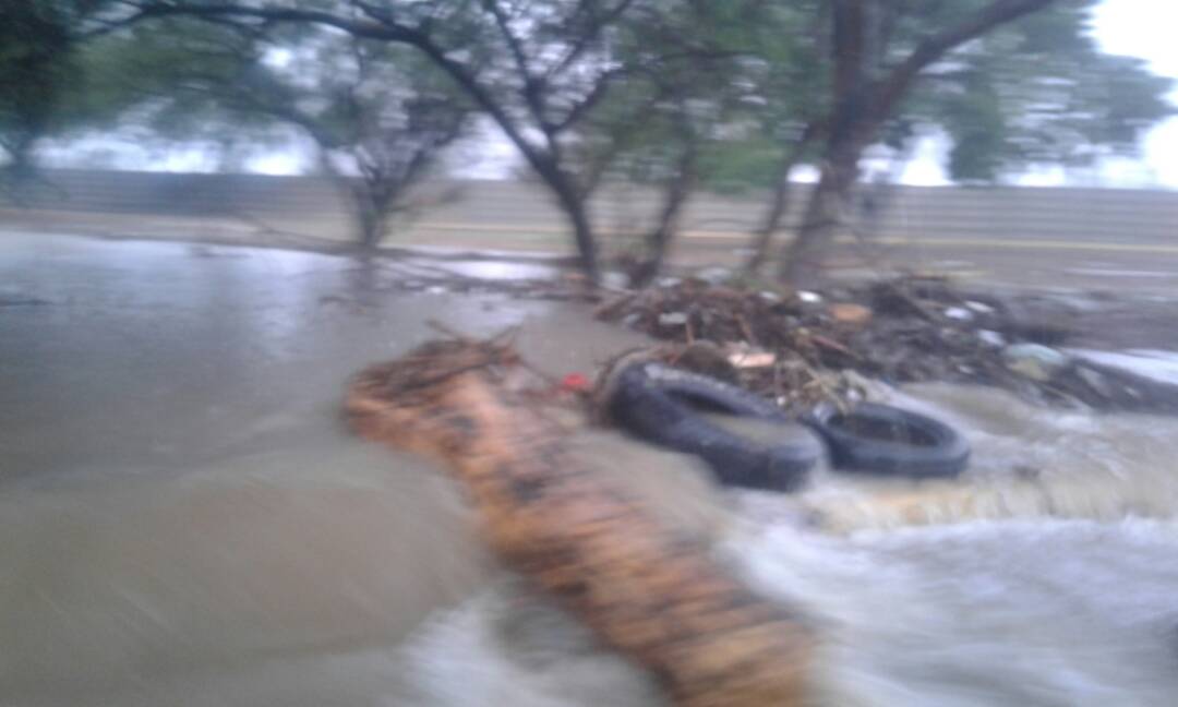 Caos en Barquisimeto por fuertes lluvias (fotos)