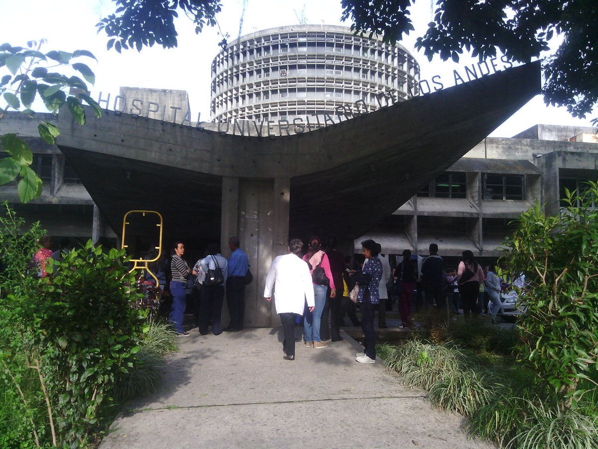 Médicos de la ULA protestan para exigir salarios dignos #26Abr (fotos)