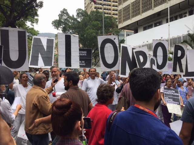 Foto: Protesta en el Hospital de Niños J. M. de los Ríos en Caracas / Steffany Carvajal - lapatilla.1eye.us