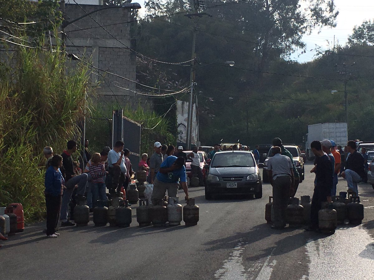 Protesta en Los Teques por falta de gas doméstico #3Abr