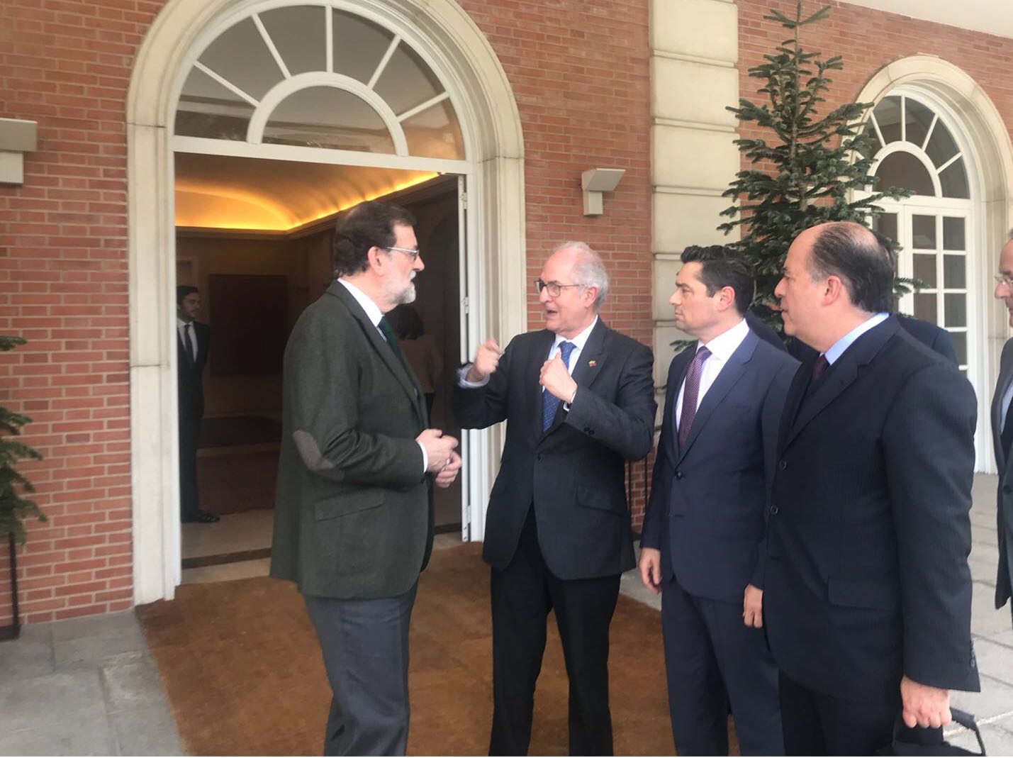 Rajoy recibió a Ledezma, Borges y Vecchio: Trataron caso de refugiados venezolanos en España y pago de pensionados (Video)