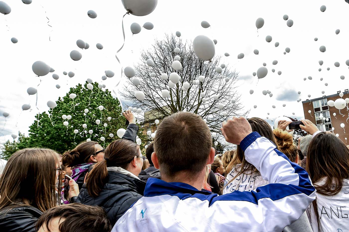 Una marcha recuerda a niña asesinada por violador reincidente en Francia (fotos)