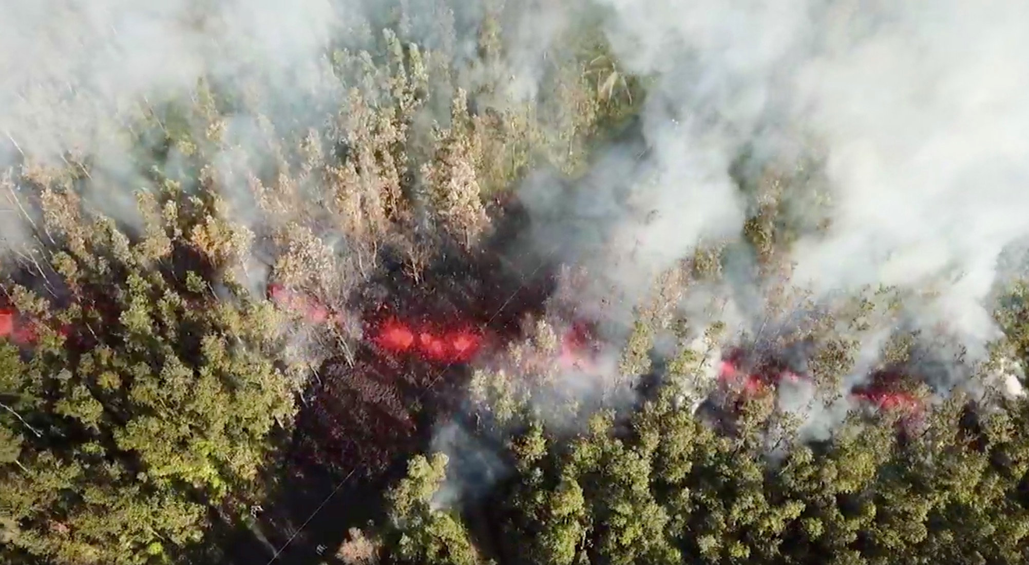 Erupción volcánica en Hawái fuerza a la evacuación de miles de personas