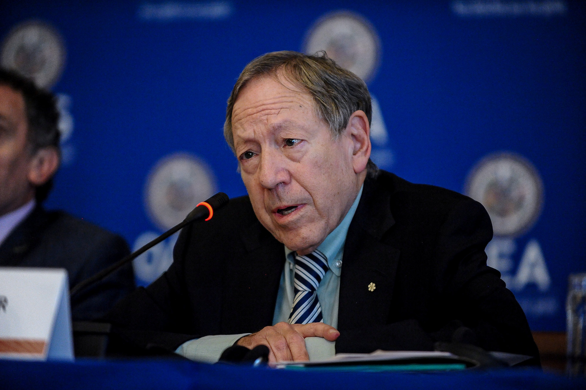 Irwin Cotler pide remitir pruebas de crímenes de lesa humanidad en Venezuela a la Fiscalía de la CPI