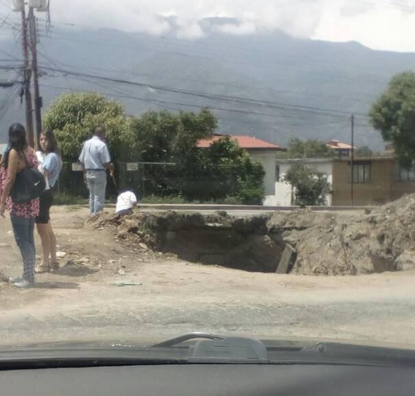 No querrás caer en este mega hueco si transitas en Mérida (Foto + Auxilio)