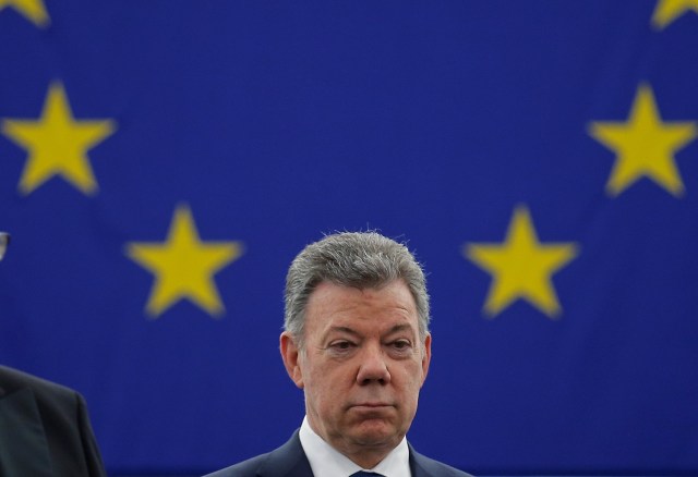 El presidente colombiano, Juan Manuel Santos Calderón, llega al Parlamento Europeo en Estrasburgo, Francia, el 30 de mayo de 2018. REUTERS / Vincent Kessler