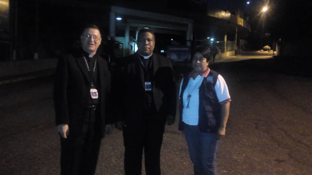 Representantes de la Conferencia Episcopal piden en El Helicoide conocer estado de presos políticos