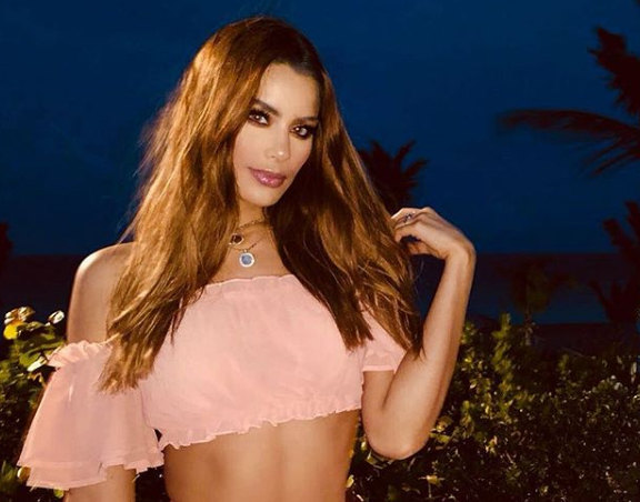 Ariadna Gutierrez olvidó a Gianluca Vacchi y este es su nuevo papasito (Foto)