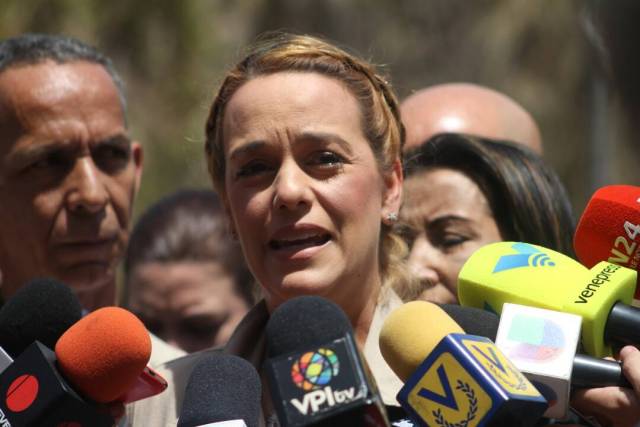 La activista de los derechos humanos, Lilian Tintori en El Helicoide / Juan Peraza - lapatilla.1eye.us