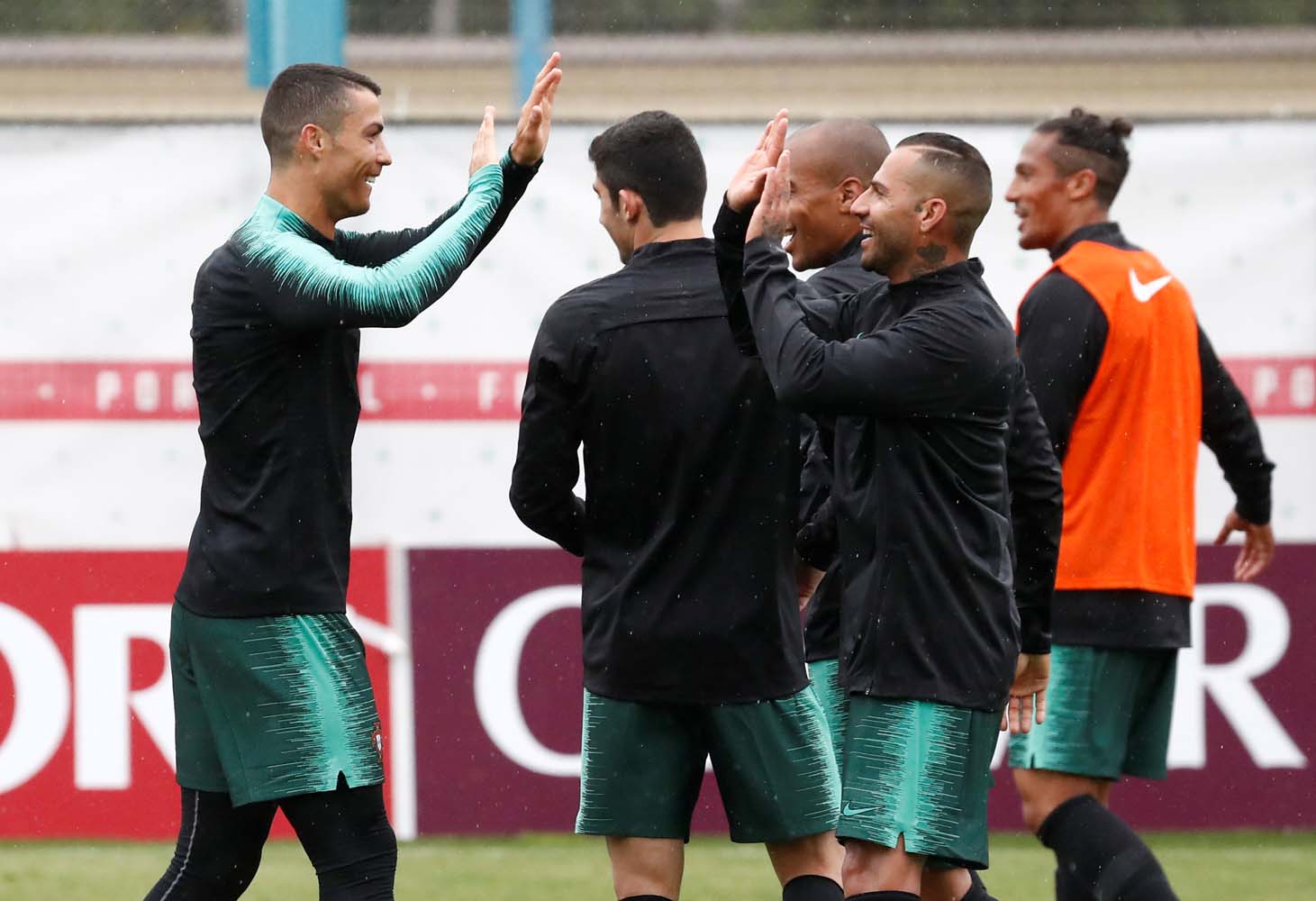 Cristiano Ronaldo y Portugal realizan un frío primer entrenanamiento en Rusia (Fotos)