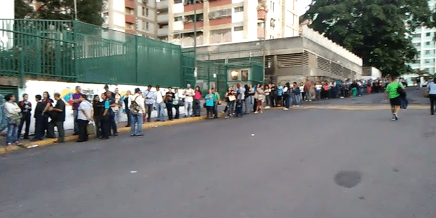 Cola transporte el Valle