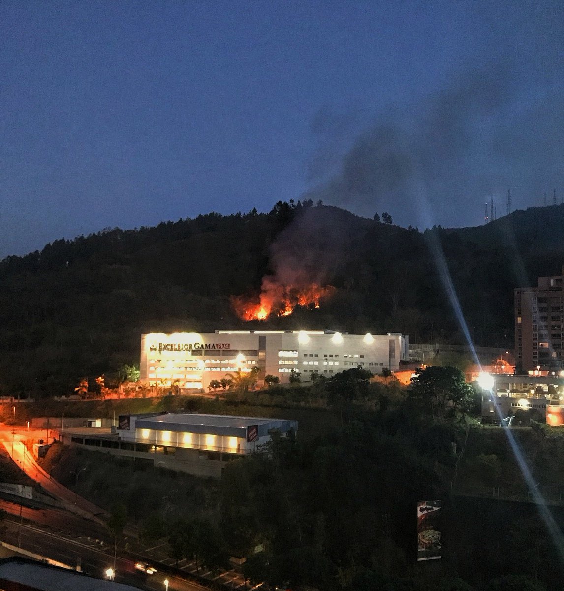 Reportan fuerte incendio forestal en La Tahona este #3Jun (Foto + Video)