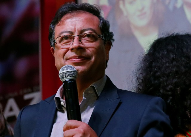 Gustavo Petro rechazó el atentado contra Iván Duque