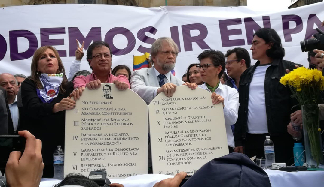 ¡Repudiable! Petro y Mockus usan símbolo religioso para sus “promesas” electorales (foto)