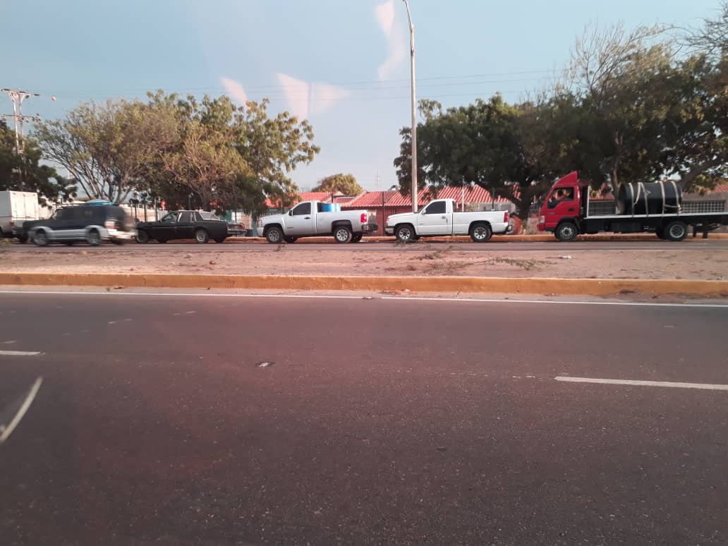 Falconianos viven una pesadilla ante el colapso de los servicios de agua y luz