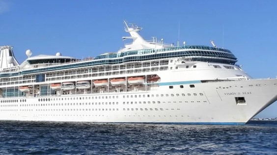 Subieron a un crucero para relajarse pero se convirtió en una escandalosa fiesta de excesos