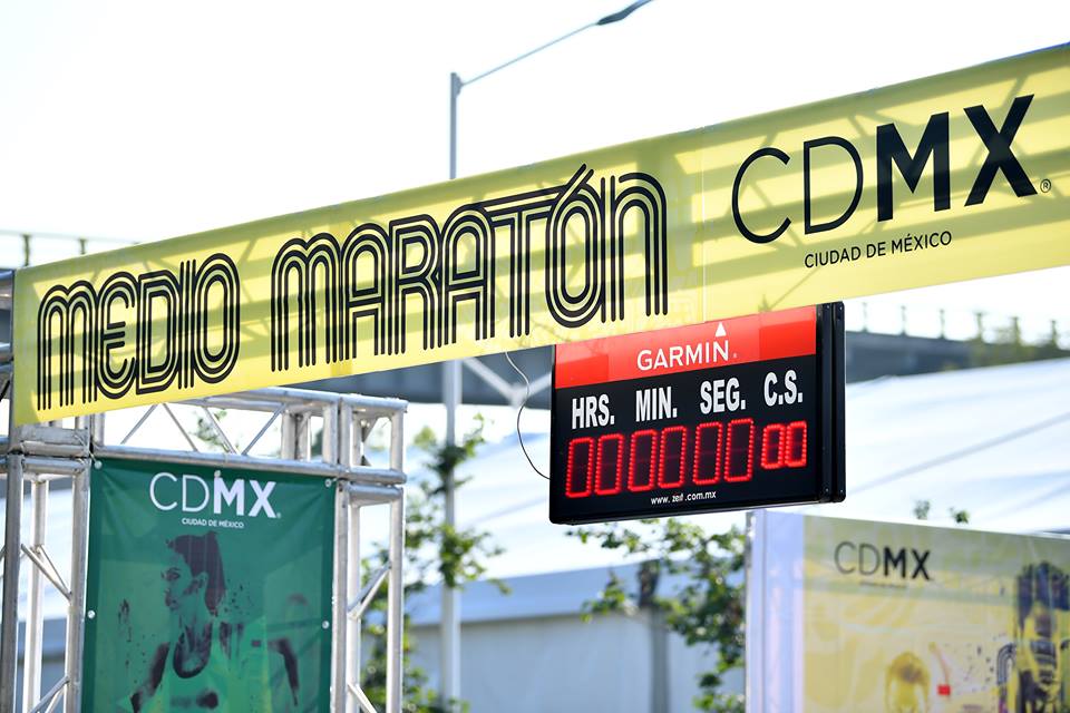 Fallecen dos corredores en el Medio Maratón de la Ciudad de México