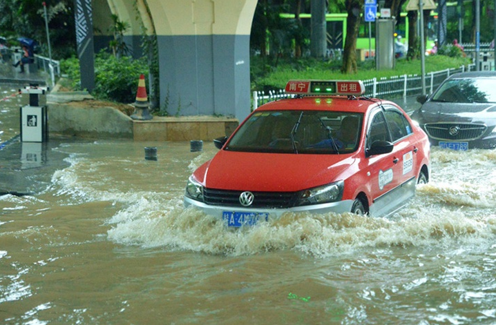 Lluvias dejan 16 muertos en China