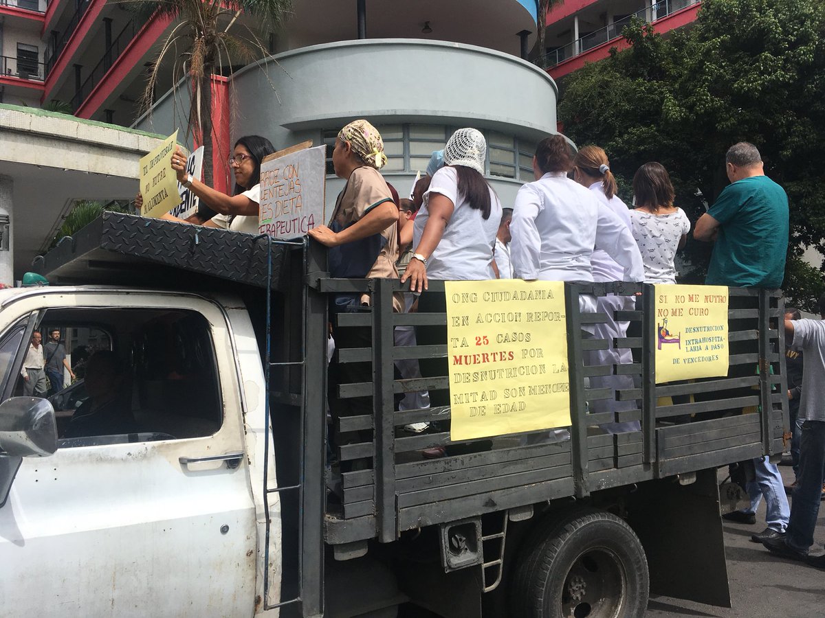 Al cumplir un mes de paro, trabajadores de la salud realizan una caravana #25Jul (fotos y video)