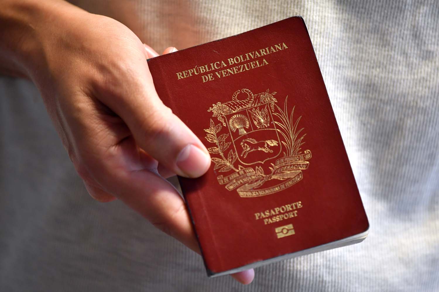 EEUU extiende validez de los pasaportes vencidos de migrantes venezolanos (Comunicado)