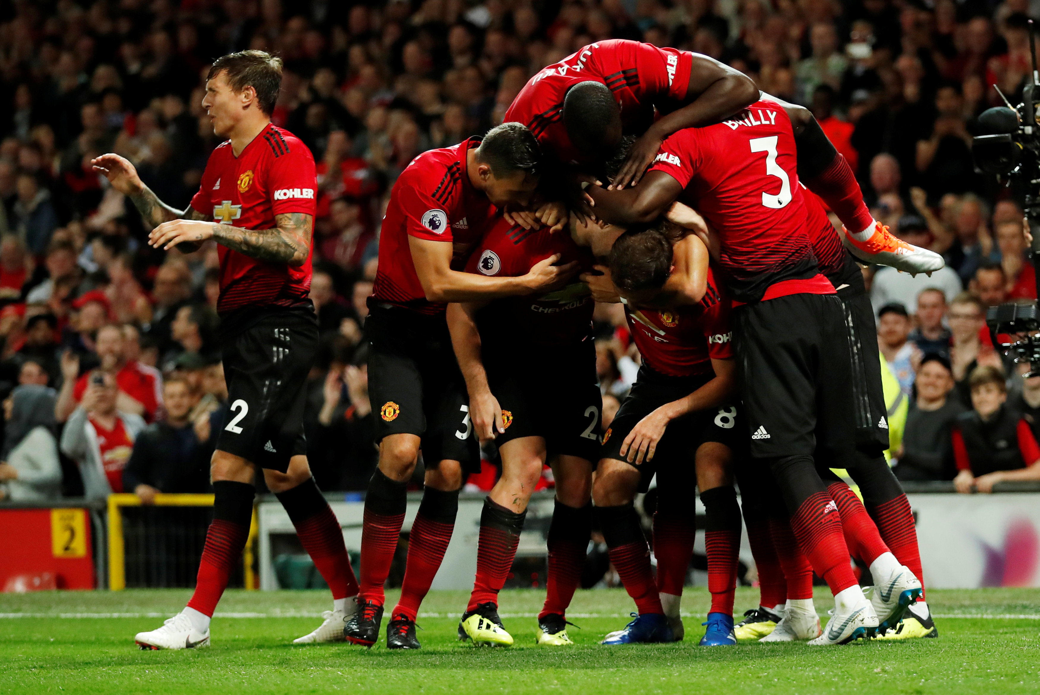 Manchester United superó al Leicester por la mínima en el inicio de la Premier League