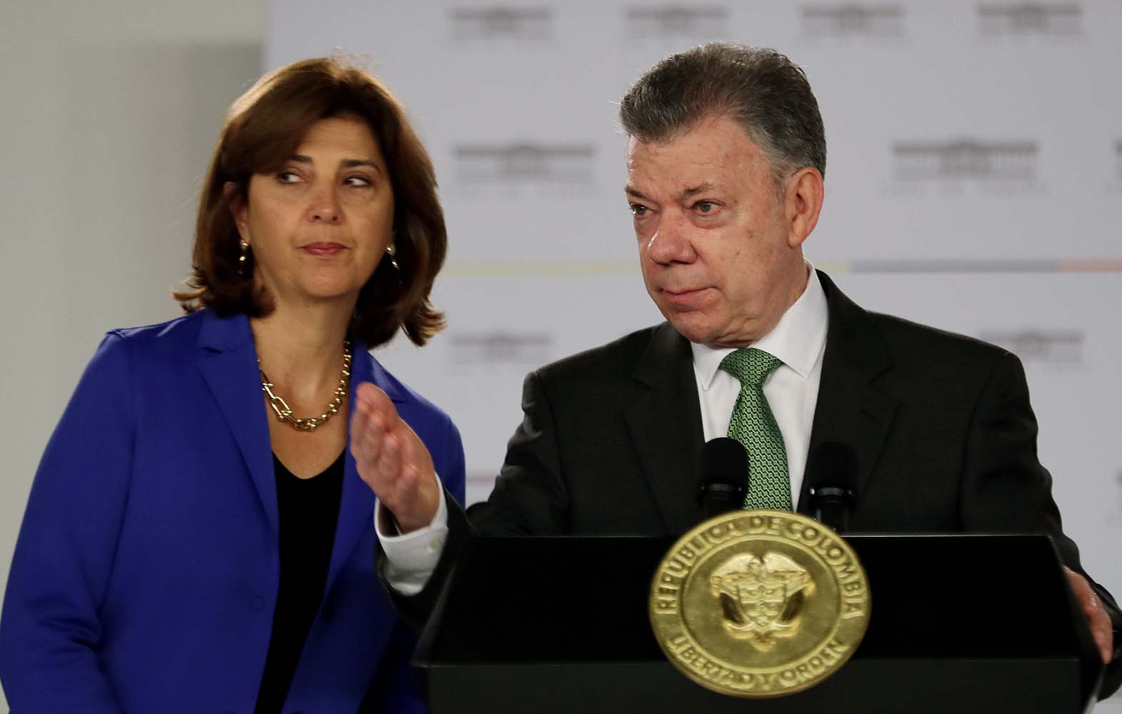 Santos reitera críticas a Maduro e insiste en un corredor humanitario