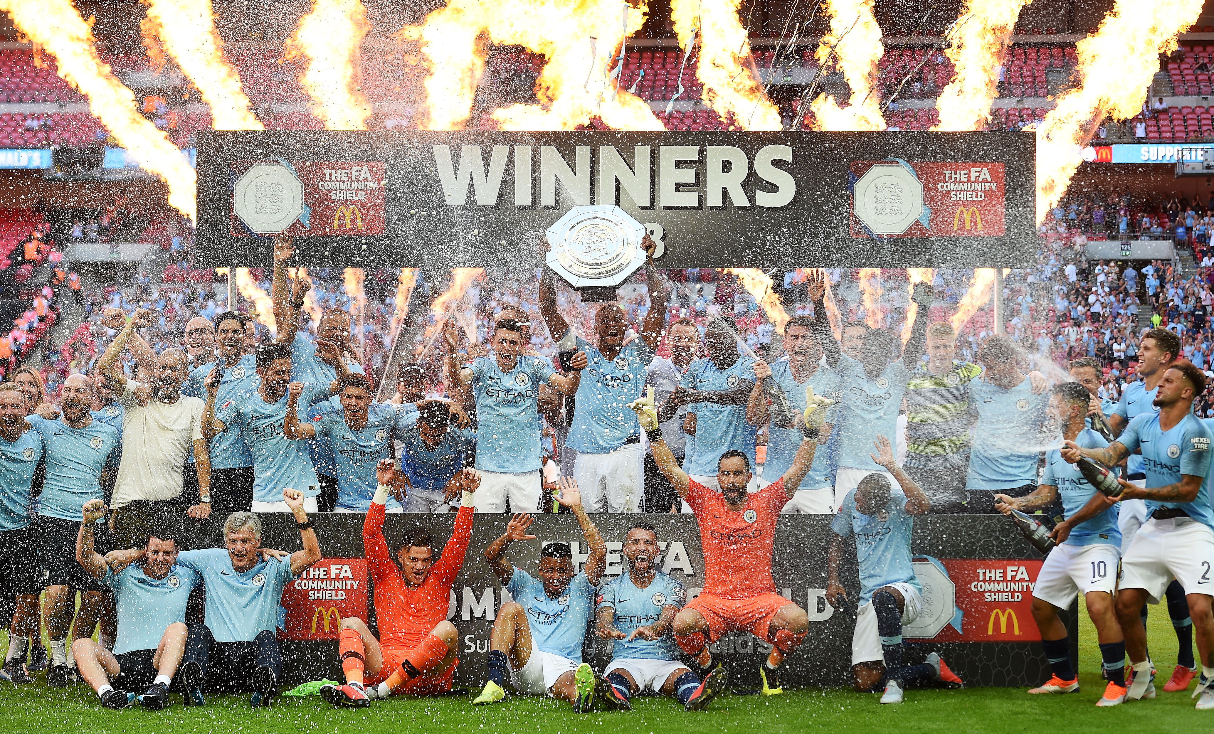 Dos golazos de Agüero le bastan al City para ganar la Community Shield