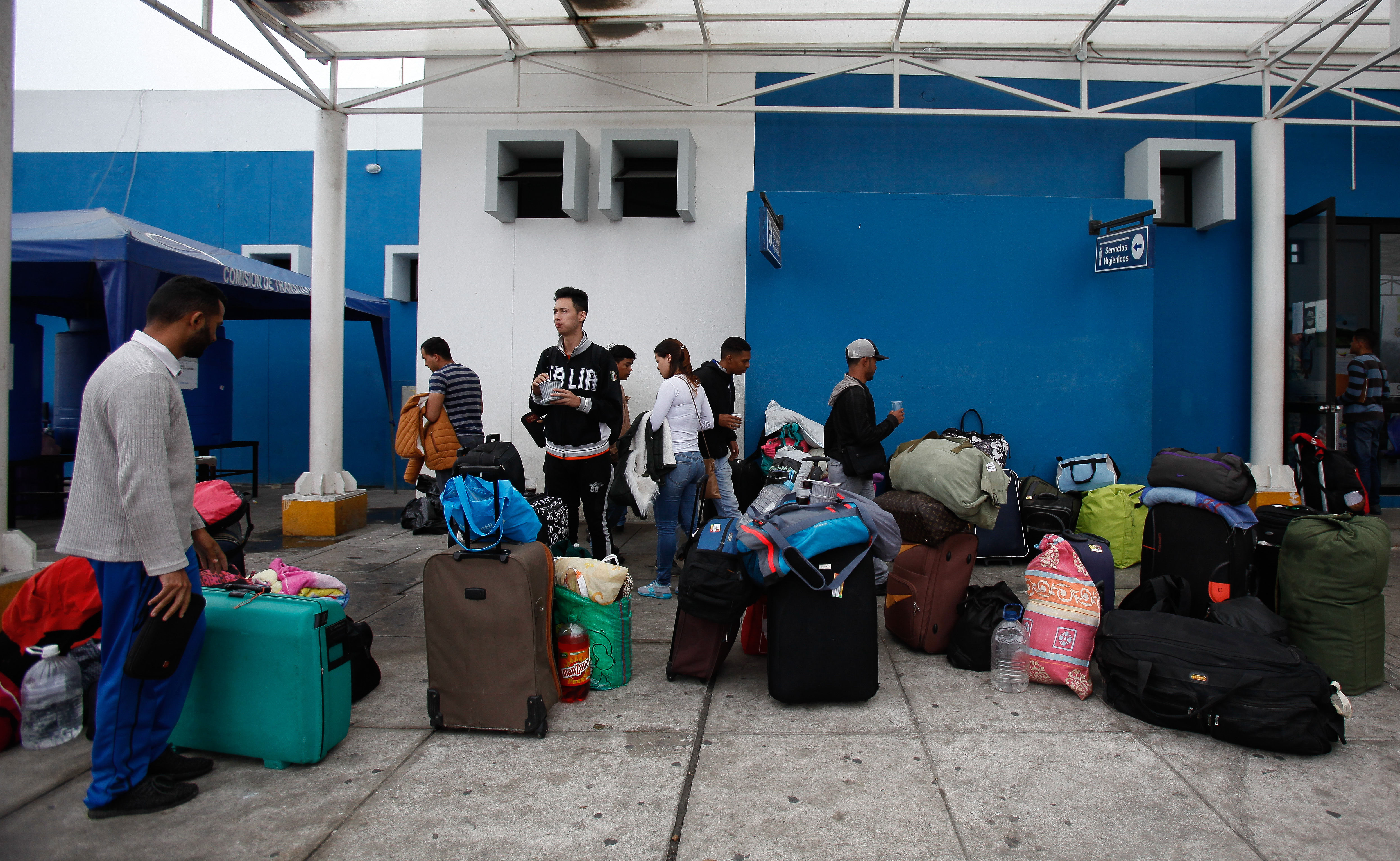 Ecuador confirma corredor humanitario para los venezolanos, hasta Perú