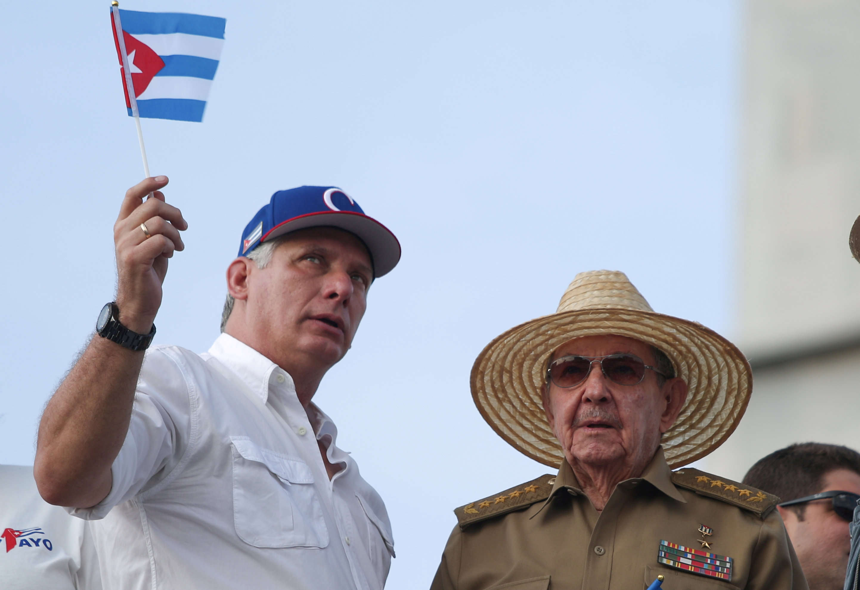 Agarrando mecate pa’ soltar el chivo: Cuba cuida sus lazos con Catar y Argelia