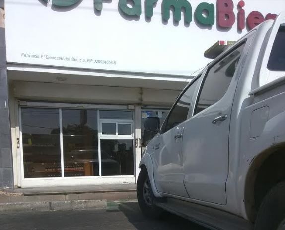 Arrojaron granada fragmentaria frente a una farmacia en Zulia