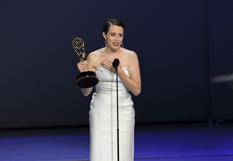 Claire Foy y Matthew Ryhs, mejores actores de drama en los Emmy