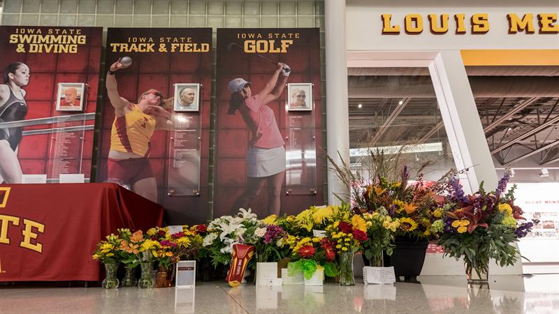 Los restos de la golfista asesinada en EEUU llegan a España para su funeral