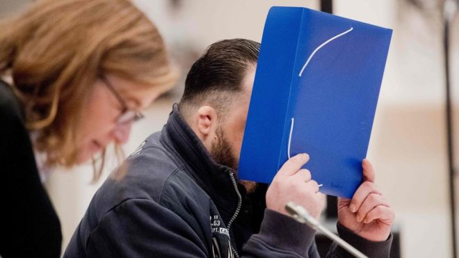 Se inicia en Alemania el juicio a enfermero acusado de matar a 100 pacientes