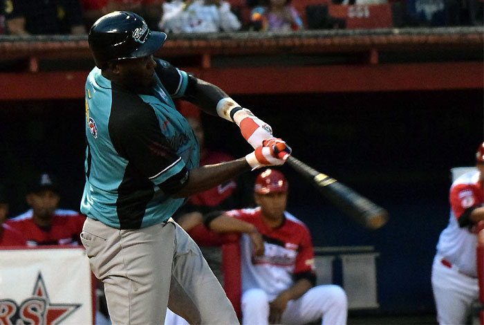 Dominicano Rosario y criollo José Castillo comparten el premio del Jugador de la Semana en la Lvbp