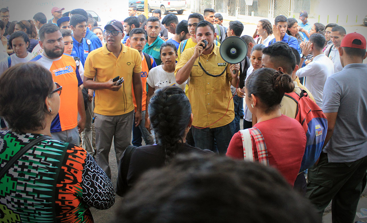 PJ: Jóvenes zulianos protestan ante la humillante crisis de transporte público (Fotos)