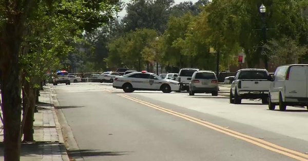 Reportan seis personas heridas tras un tiroteo cerca de un estadio en Jacksonville, Florida (Fotos)