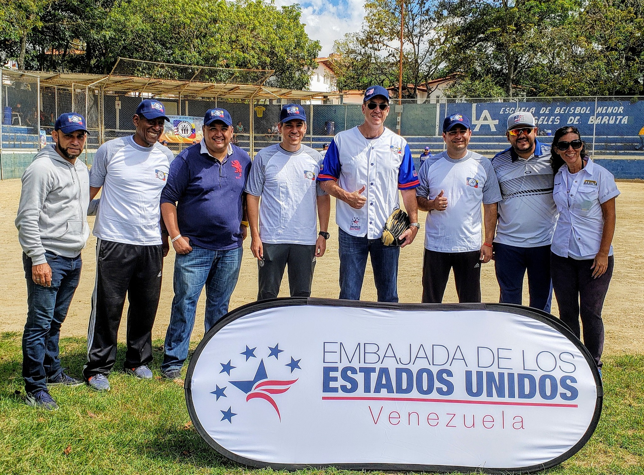 Deporte y amistad para los jóvenes promesas (Fotos)