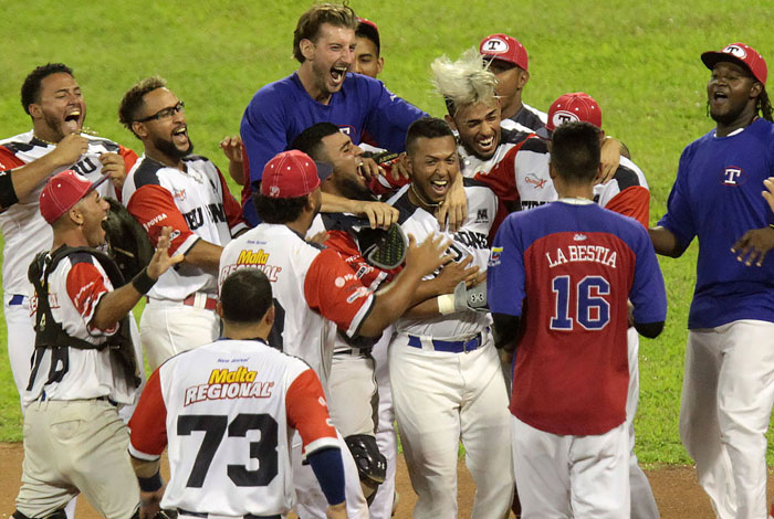 Tiburones de La Guaira dejaron “sin vista” a Caribes de Anzoátegui