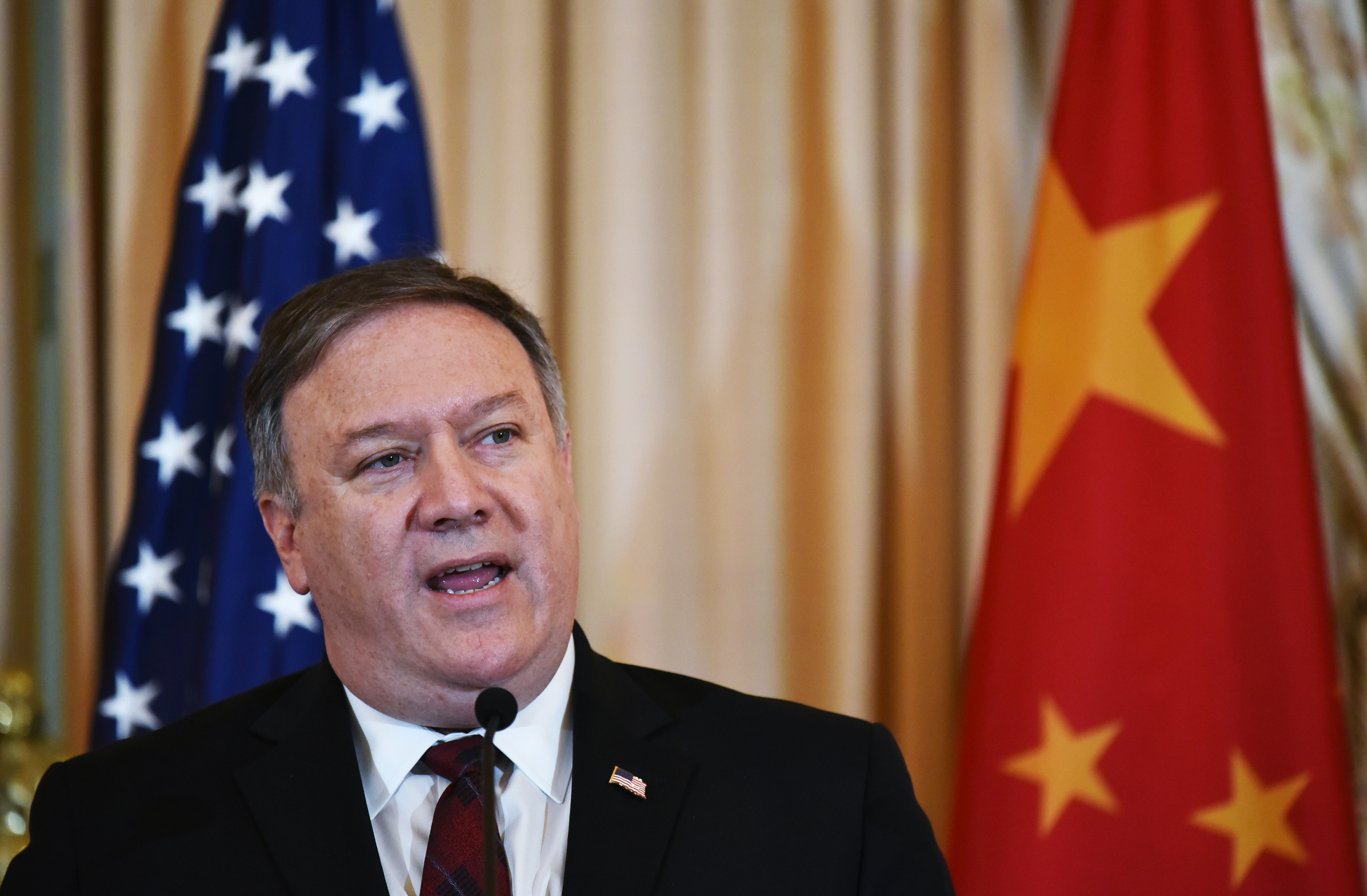 Pompeo afirma que China no notificó a tiempo los informes sobre el brote de coronavirus a la OMS