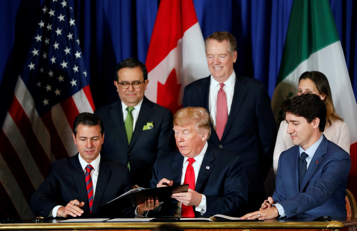 EEUU, México y Canadá firman el tratado comercial T-MEC (Fotos)