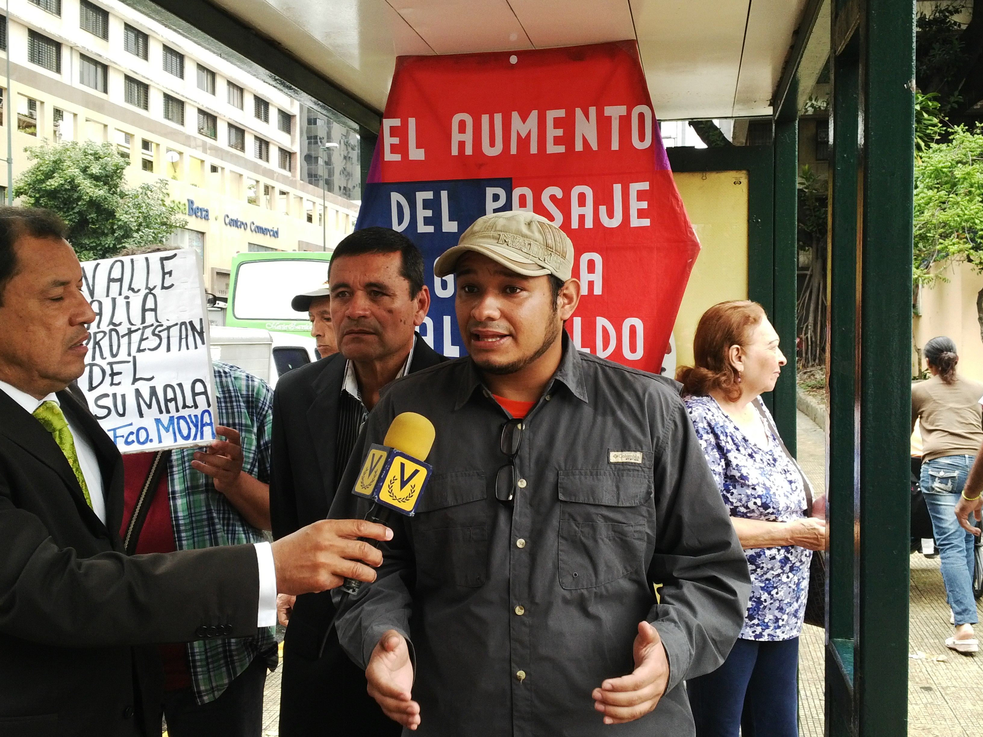 Usuarios exigen al Gobierno y transportistas debatir con el pueblo alza del pasaje