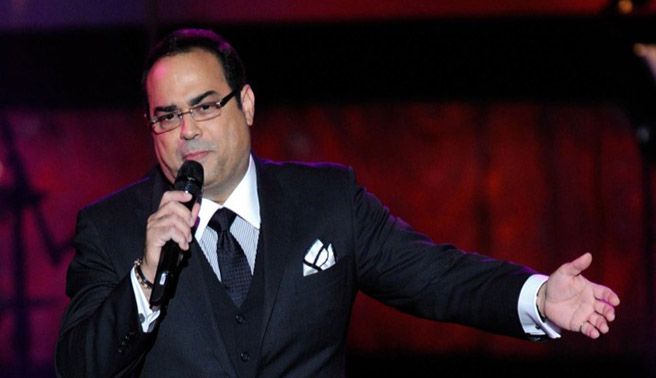 Gilberto Santa Rosa hará el lance de honor en partido entre Boston y Toronto