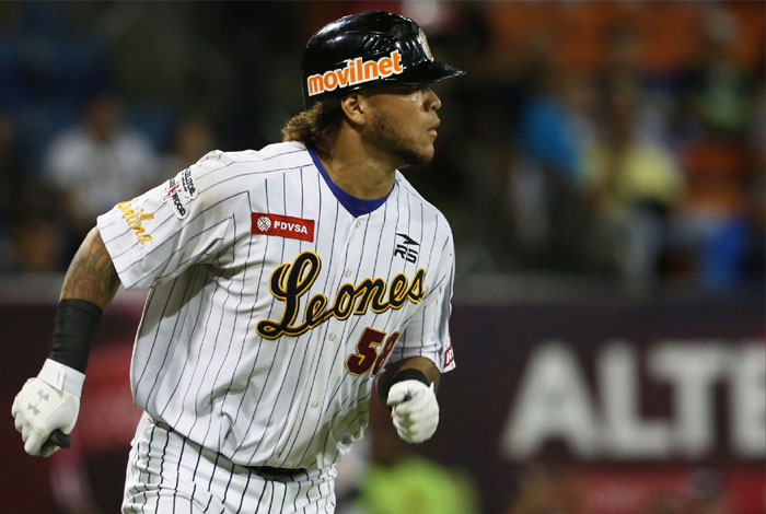 A Tiburones le quedó pequeño el budare con las arepas que les metió Leones: Resultados de la LVBP del #19Nov (Tabla de posiciones)