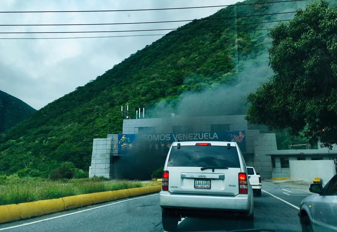 Reportan fuerte incendio en el túnel Boquerón I #8Nov (Fotos y Video)