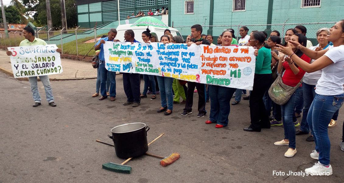 Docentes del Fe y Alegría protestan contra salarios que no permiten comprar ni un “lingotico de queso”